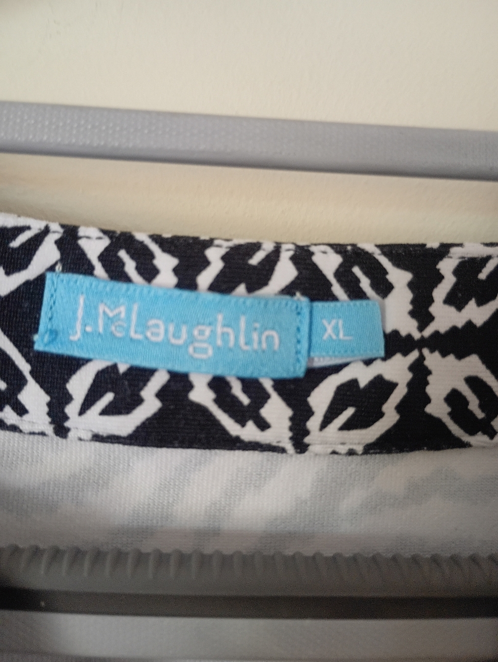 Black & White Patterned V-Neck Midi Dress.New No Tag.Pit To Pit 21" - Picture 4 of 6
